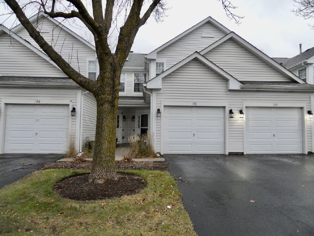  For Rent Lake In The Hills Illinois, 132 Harvest Gate