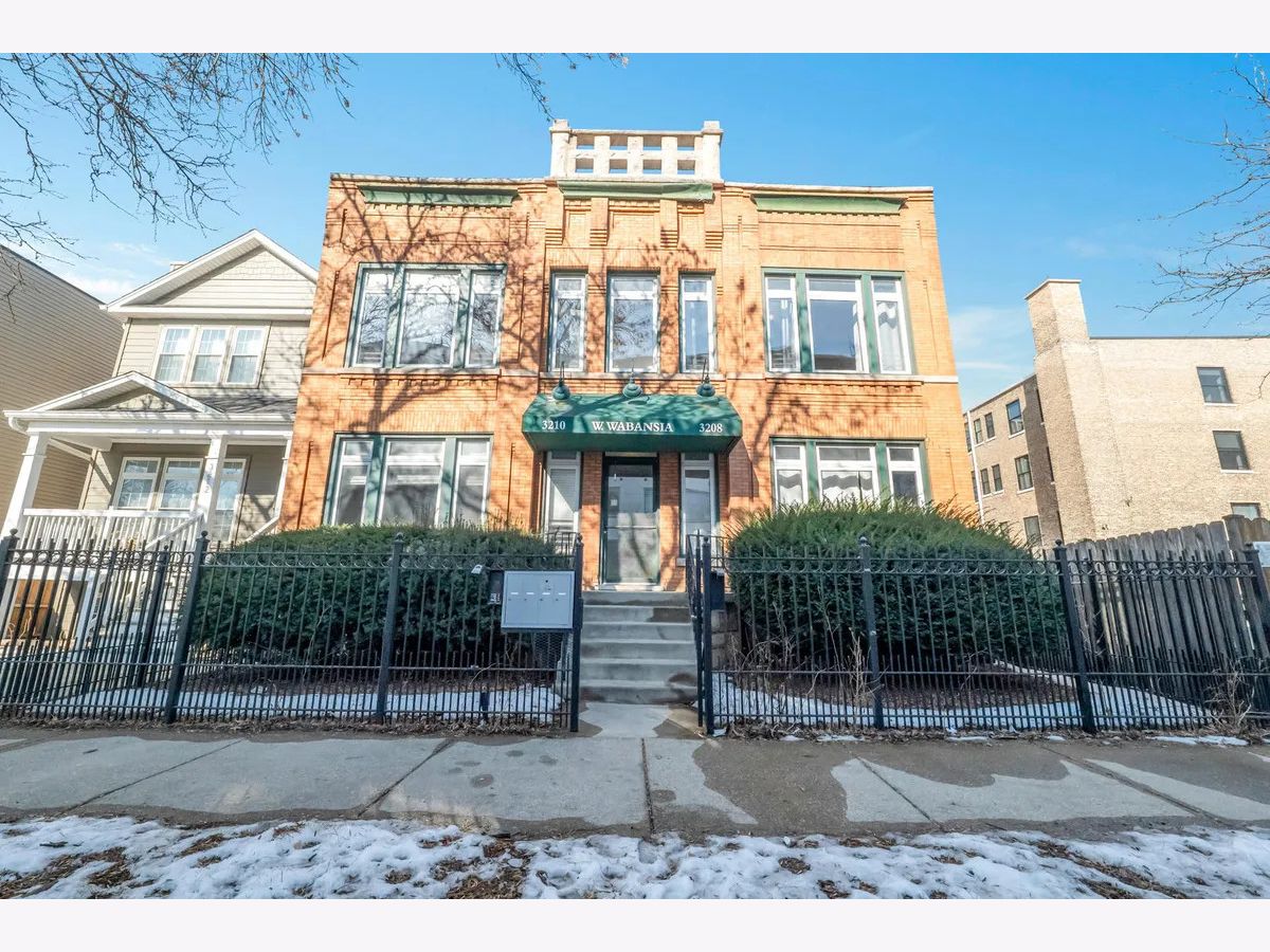  Rented Chicago Illinois, 3208 Wabansia