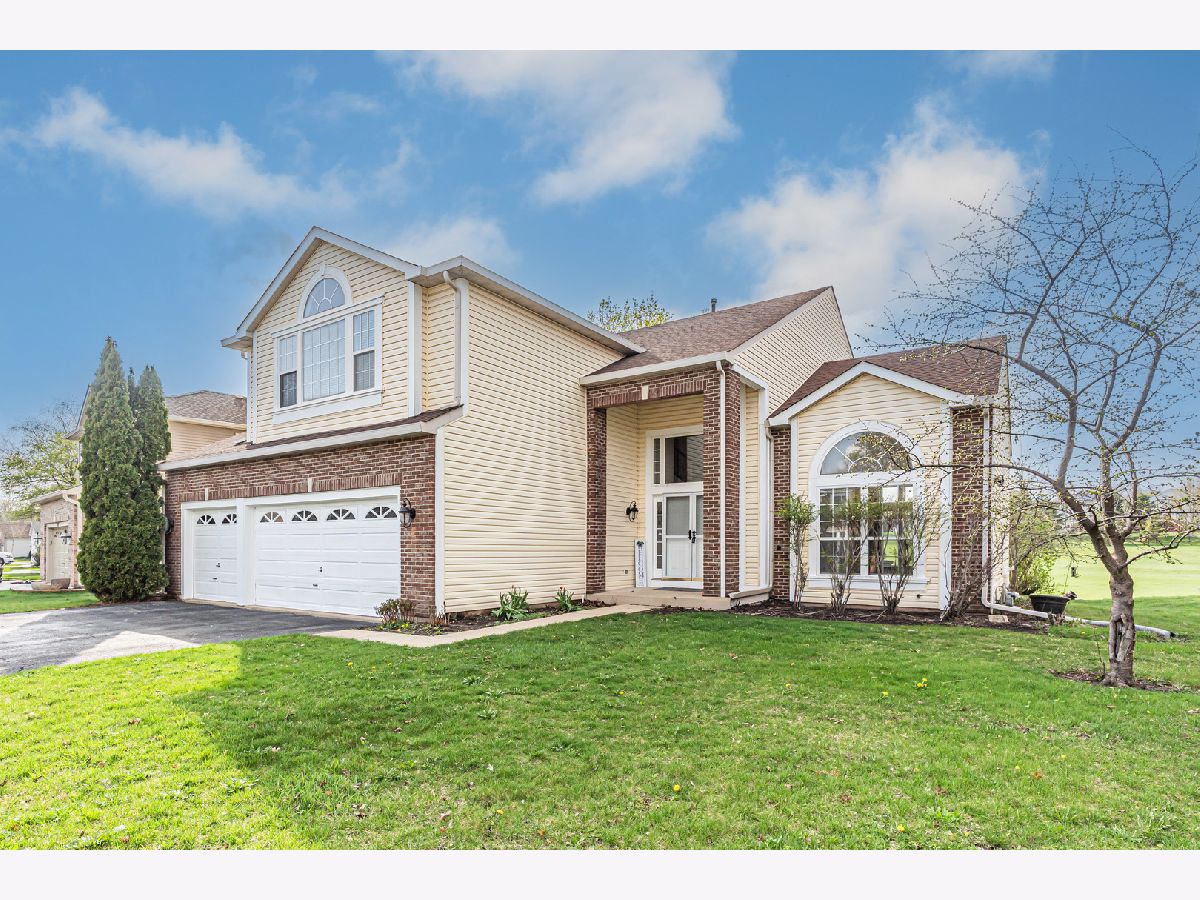  For Sale Lake In The Hills Illinois, 1171 Heavens Gate