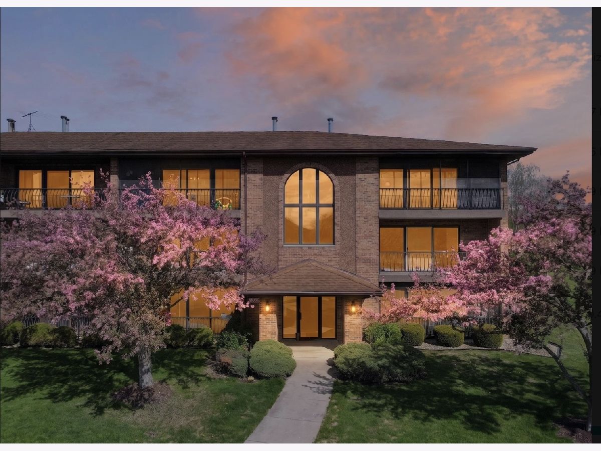 Condominiums For Sale Heritage Hills Palos Hills Illinois, 11111 Heritage Drive