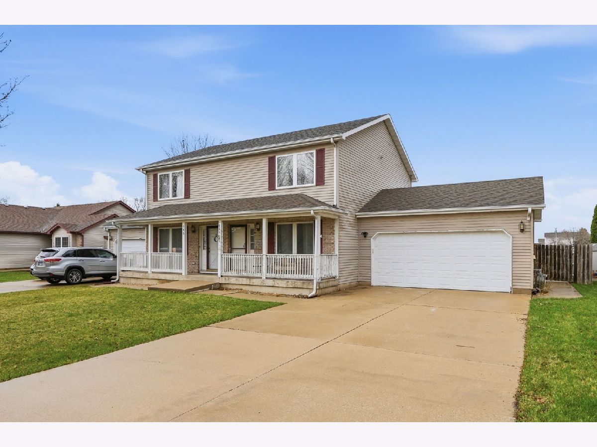  For Sale Maple Park Illinois, 688 Elizabeth Street