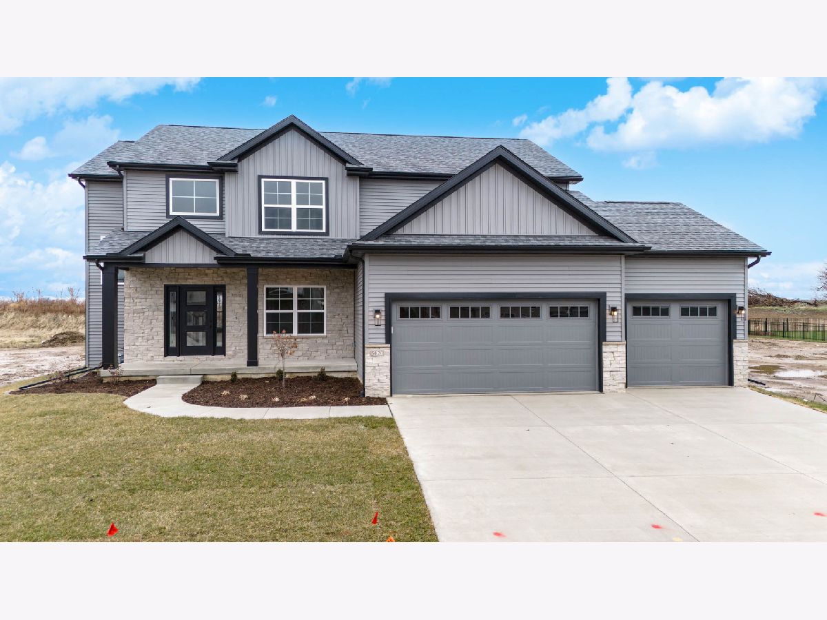 Homes & Condos & Townhomes For Sale Grove On Kickapoo Creek Bloomington Illinois, 5008 Castlebar Drive