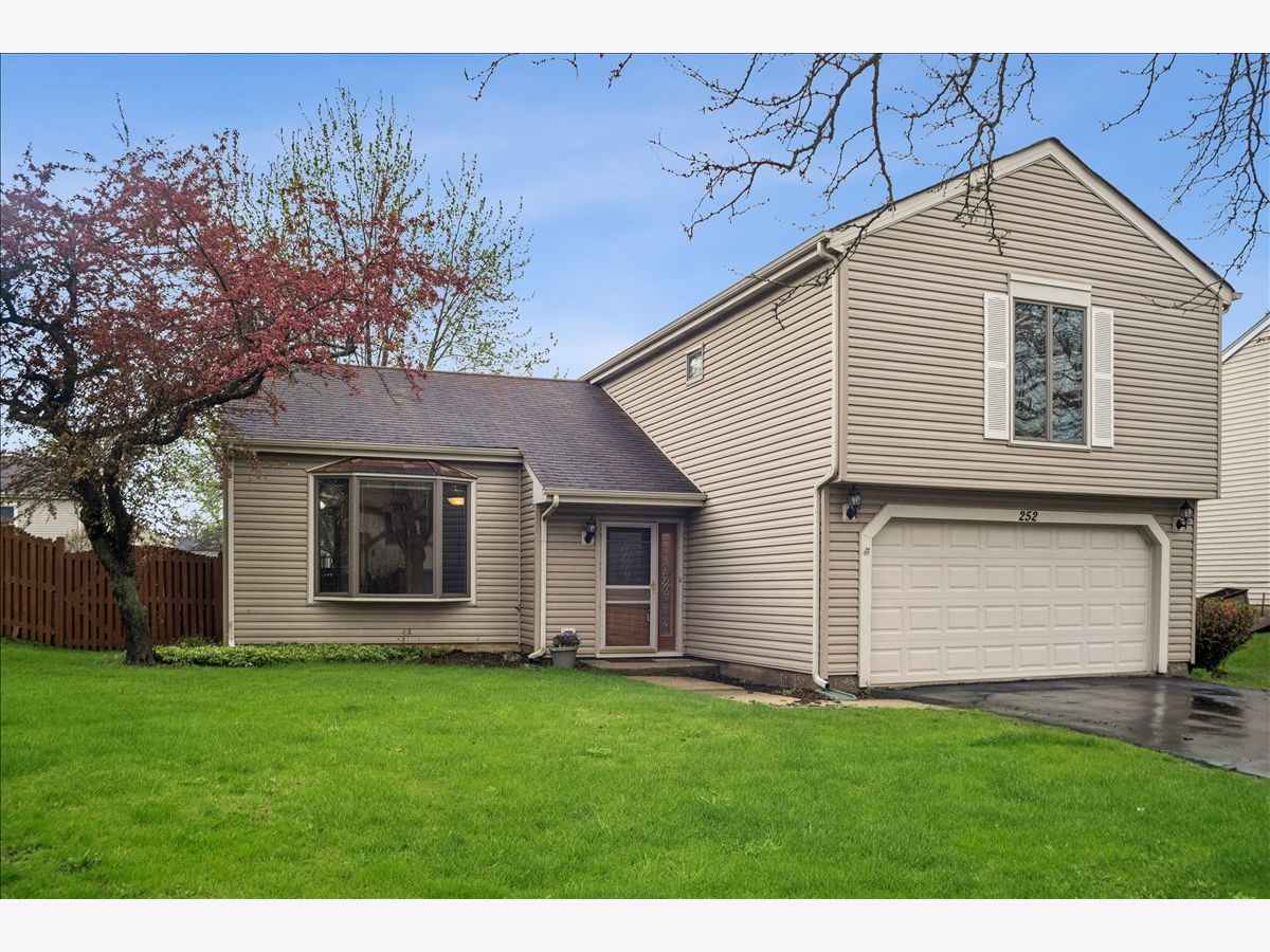  For Sale Bartlett Illinois, 252 Ewell Court