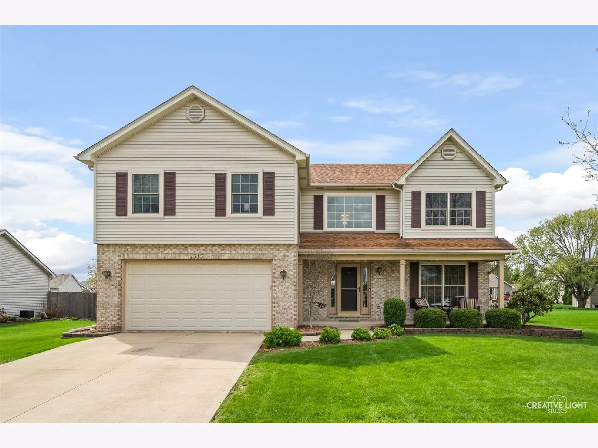  For Sale Sandwich Illinois, 1515 Cindy Lane