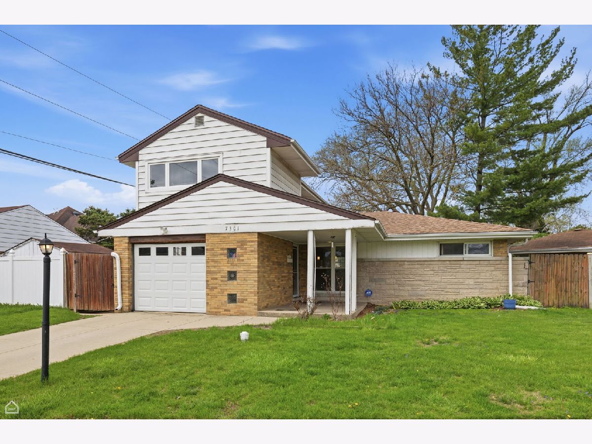  For Sale Morton Grove Illinois, 7301 Davis Street