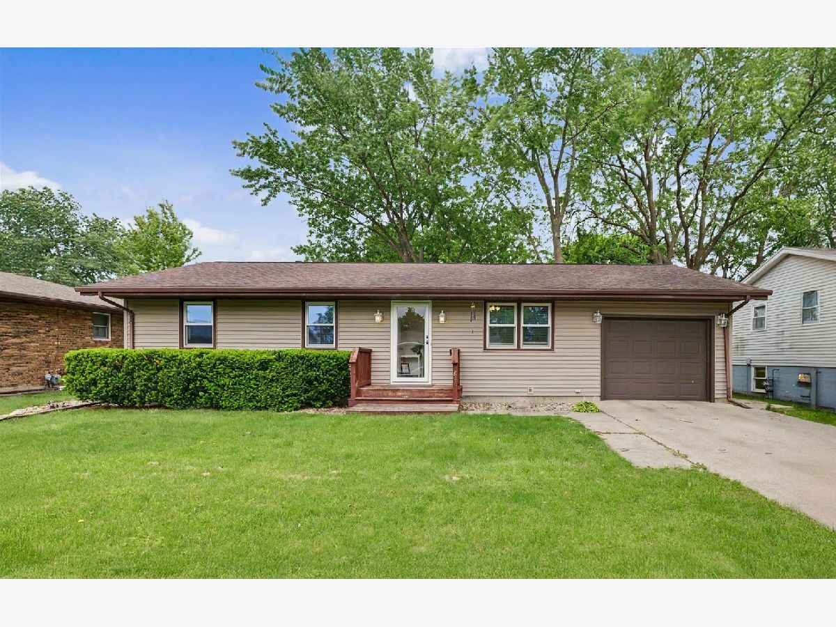  For Sale Pontiac Illinois, 816 Mohave Drive