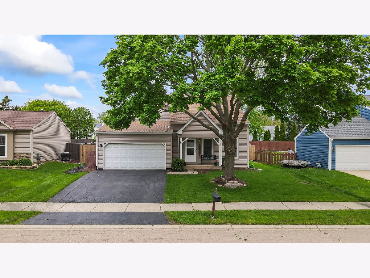Homes For Sale Hunters Ridge Aurora Illinois, 2250 Bannister Lane