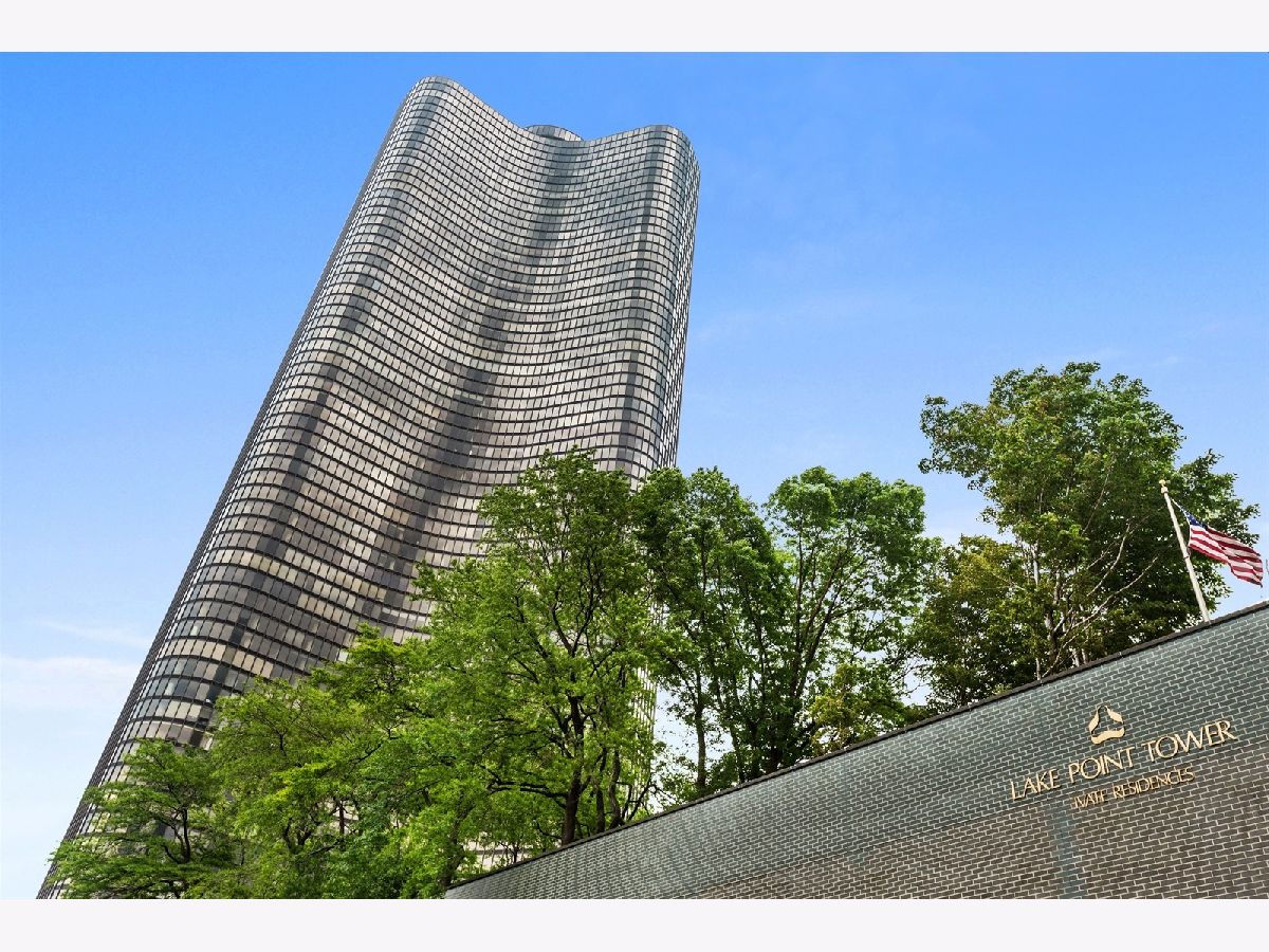 Condominiums For Rent Lake Point Tower Chicago Illinois