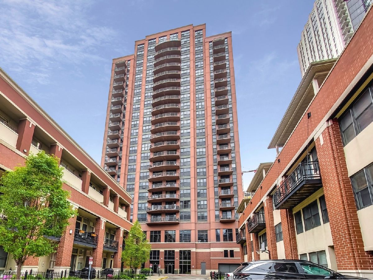  For Sale Chicago Illinois, 330 Jefferson Street