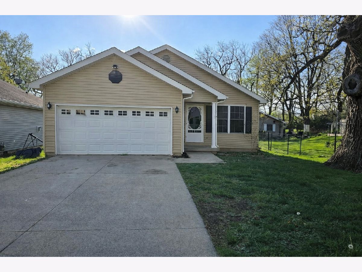  For Sale Kankakee Illinois, 1133 Justine Drive
