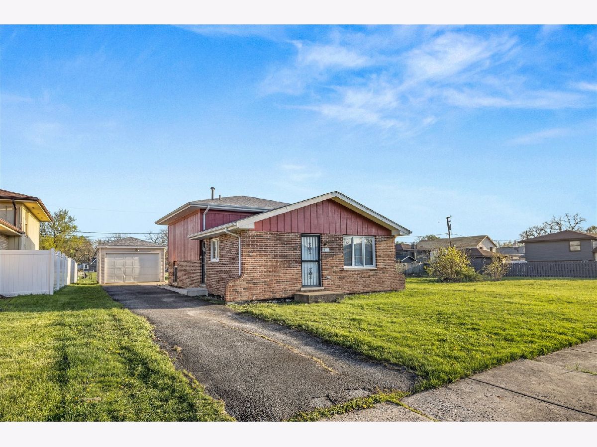  For Sale Phoenix Illinois, 931 Miller Place