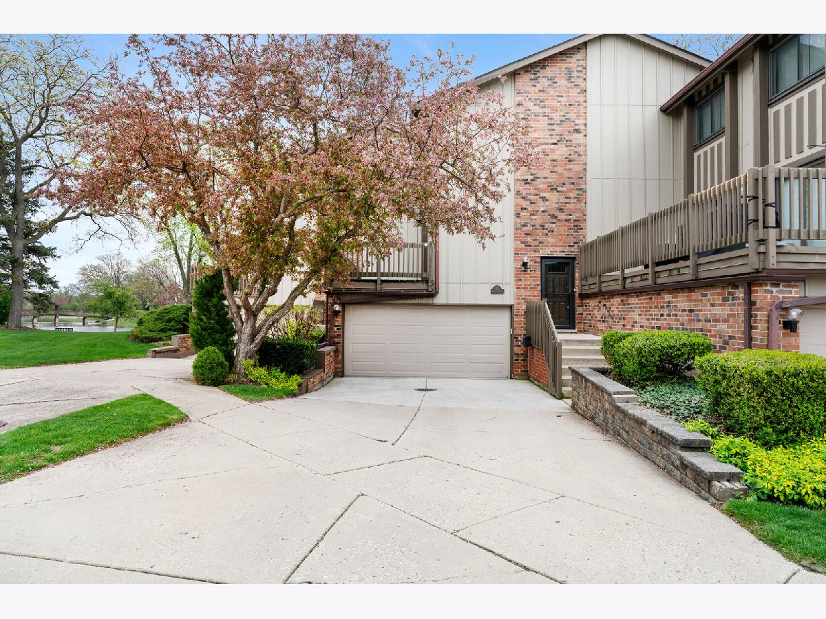 For Sale Willowbrook Illinois, 15 Windward Circle