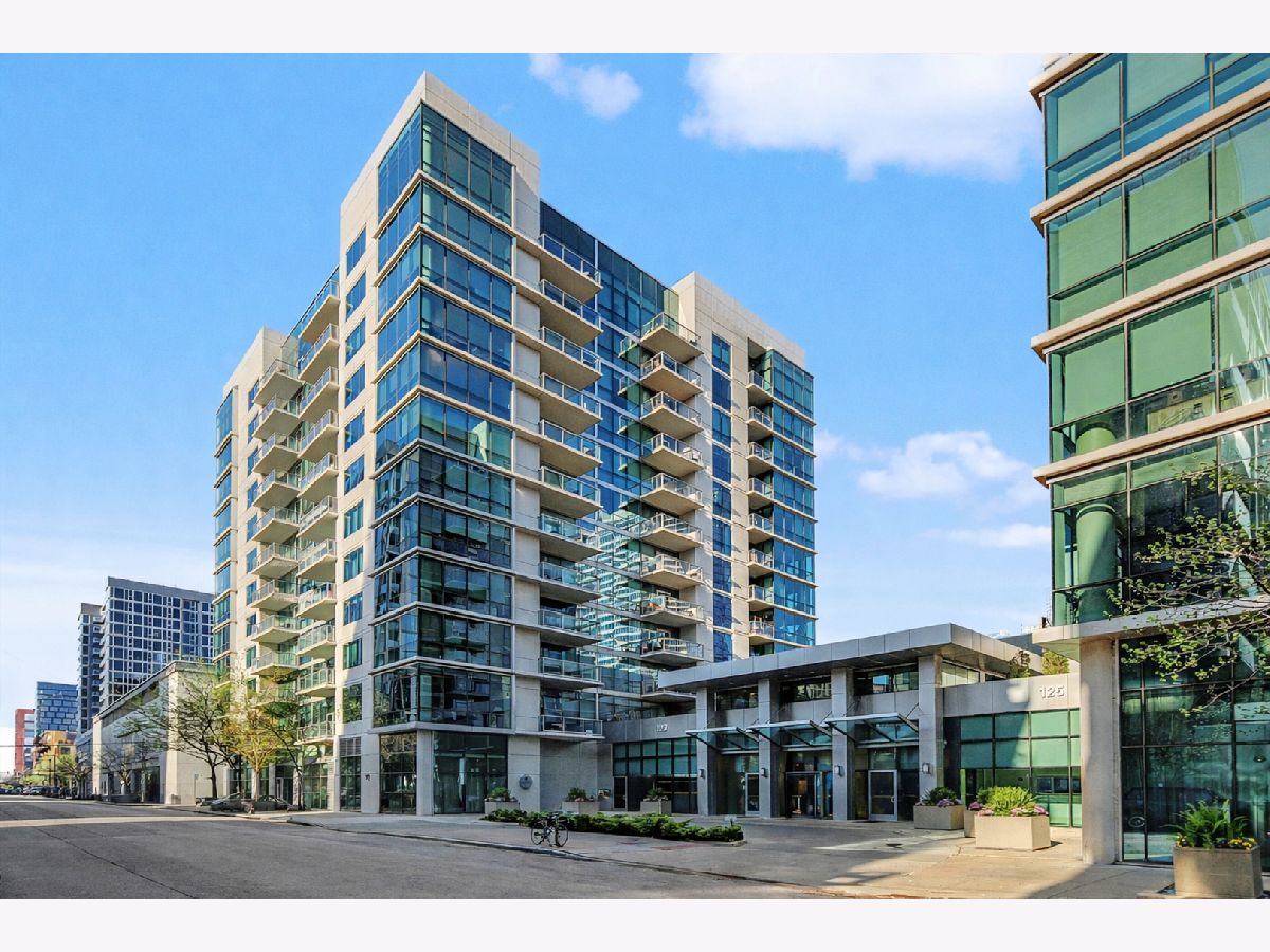  For Sale Chicago Illinois, 123 Green Street