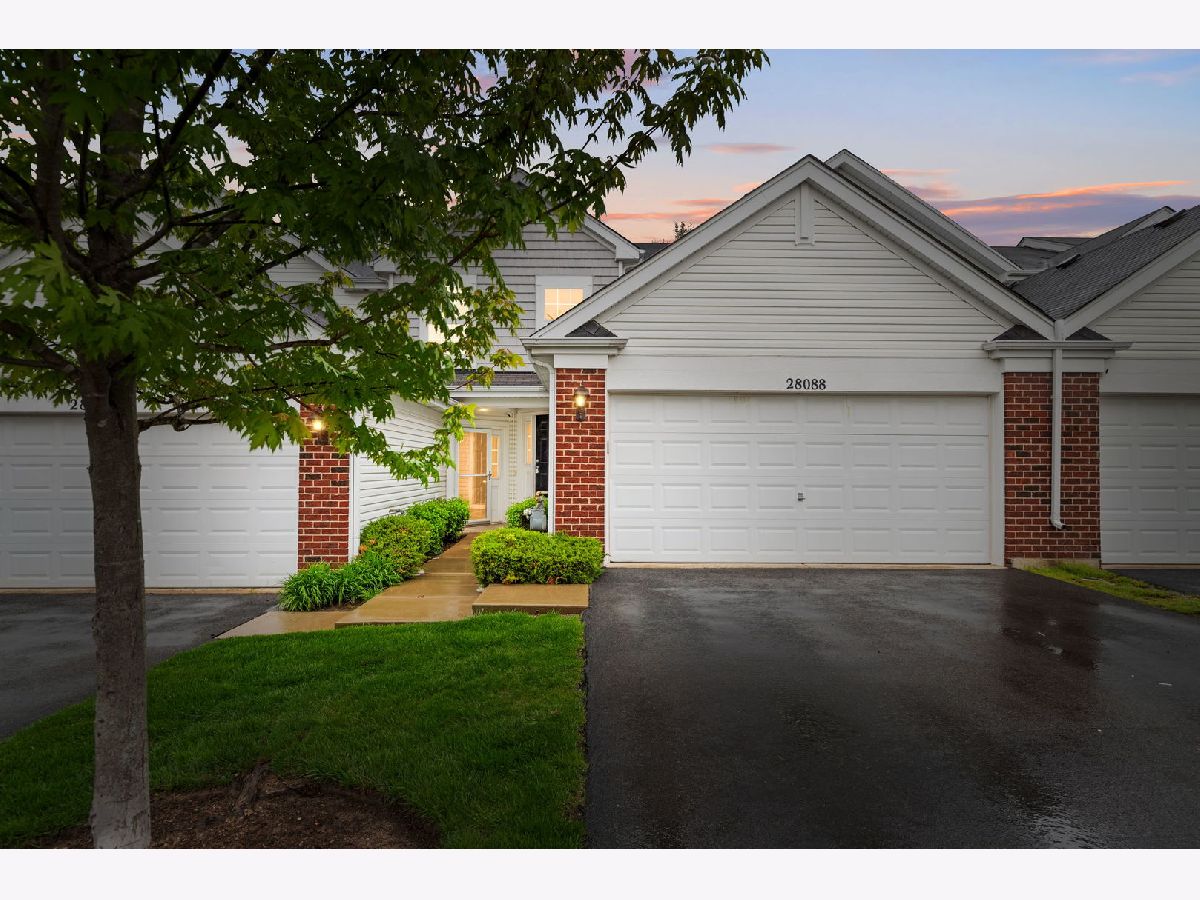  For Sale Lakemoor Illinois, 28088 Niagara Street