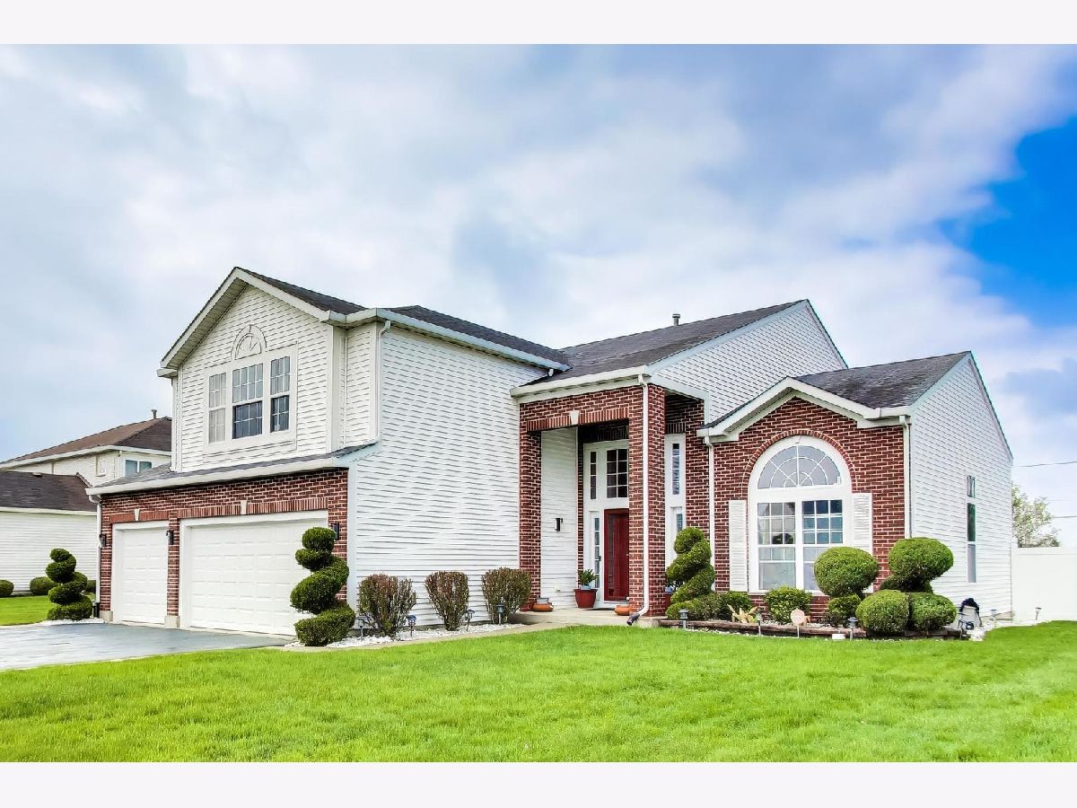 Homes & Townhomes & Condos For Sale Gleneagle Trail Matteson Illinois, 822 Tall Grass Trail