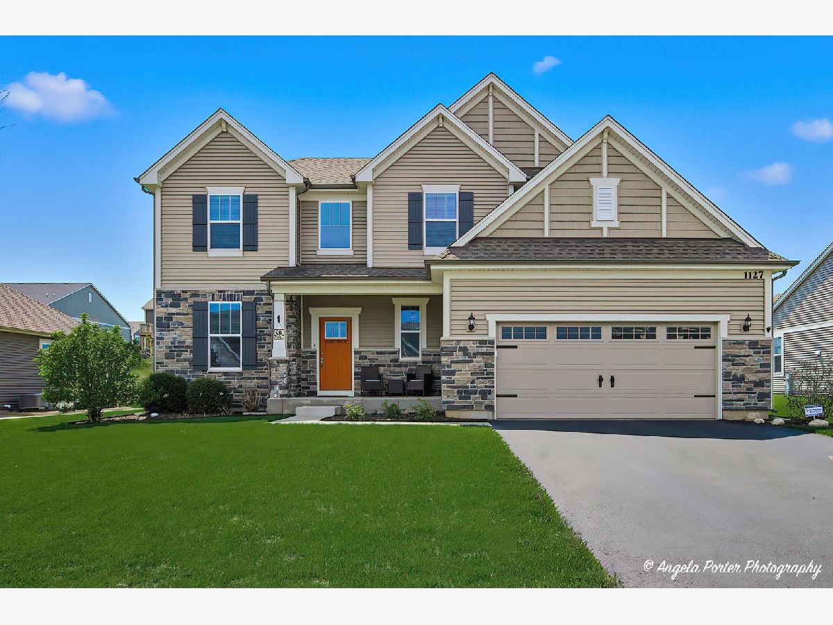  For Sale Crystal Lake Illinois, 1127 Williamsbury Drive