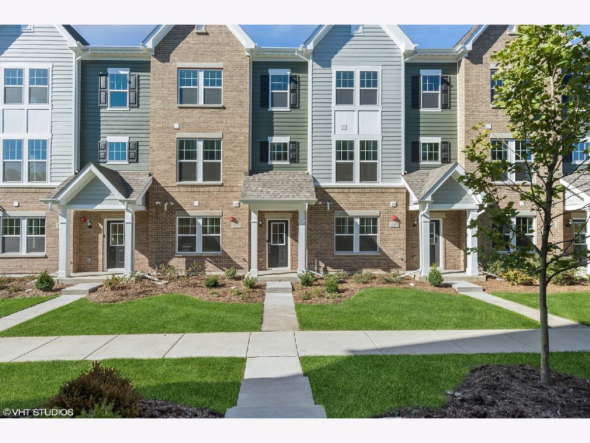  For Sale Libertyville Illinois, 137 Yorktown Court