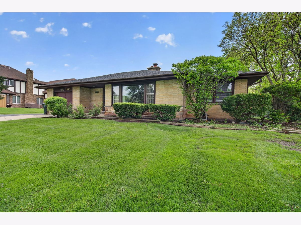  For Sale Downers Grove Illinois, 3925 Downers Drive