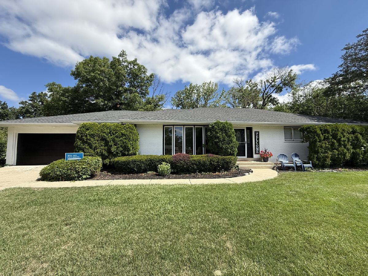  For Sale Lincolnshire Illinois, 4 Yorkshire Drive
