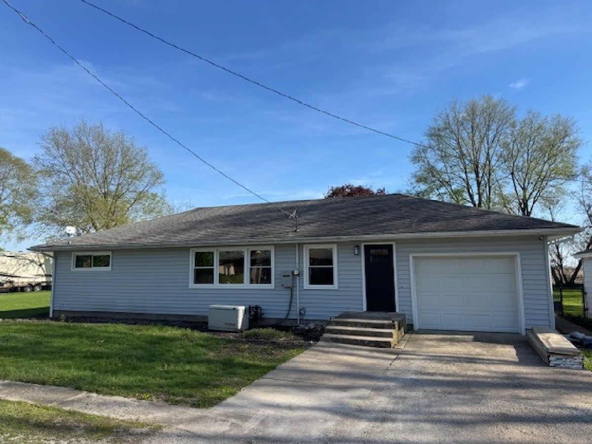  For Sale Graymont Illinois, 214 Lydia Street