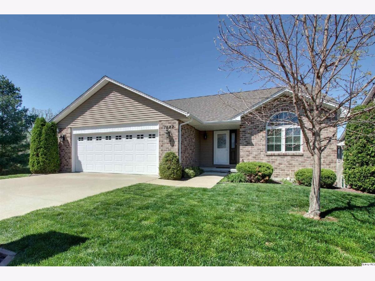  Sold Quincy Illinois, 1122 Stone Crest Villa Dr.