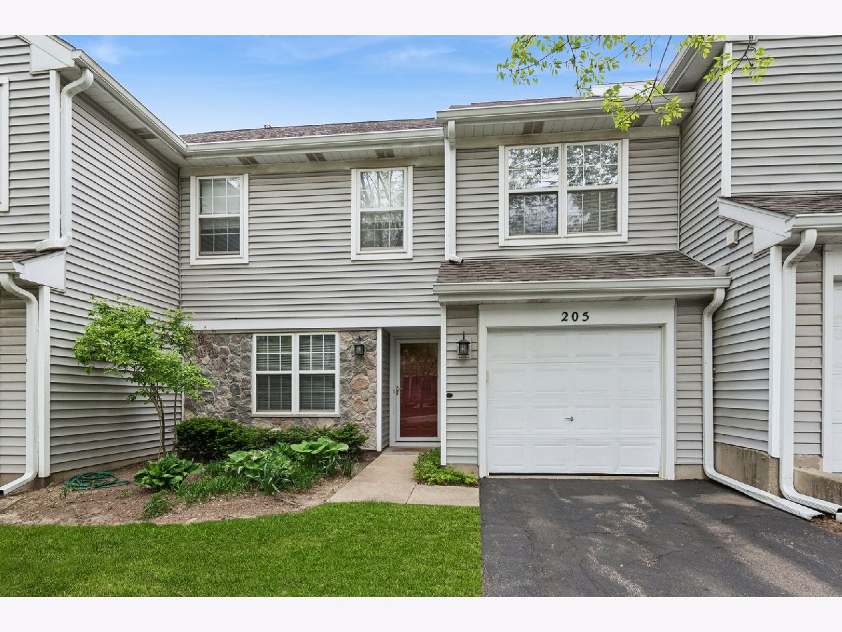 Townhomes For Sale Library Hill Wauconda Illinois, 205 Parkview Drive