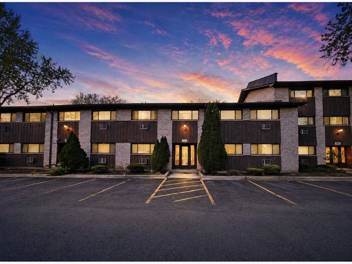Condominiums For Sale Arbor Park Downers Grove Illinois, 4436 Arbor Circle