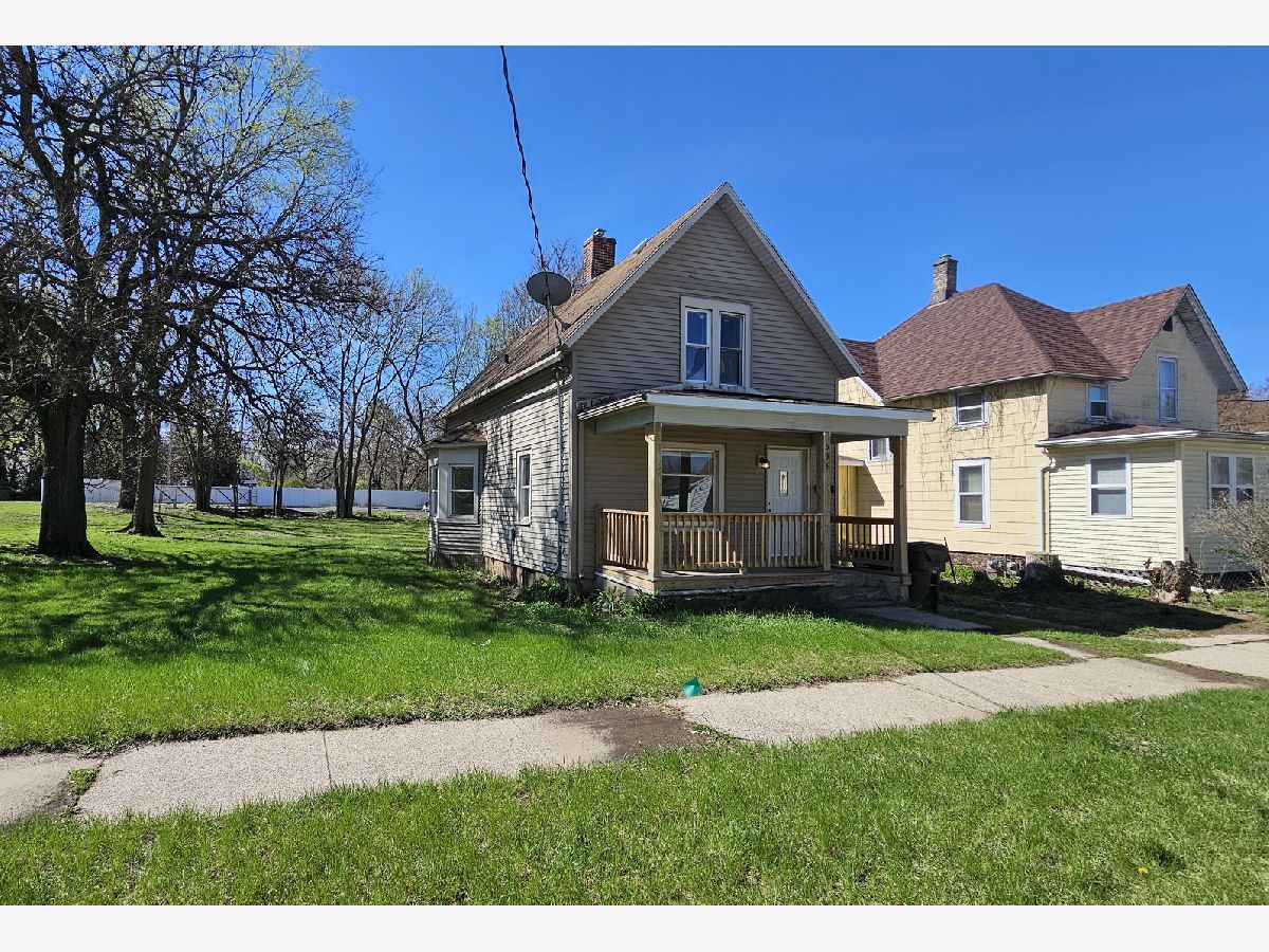  For Sale South Beloit Illinois, 534 Center Street