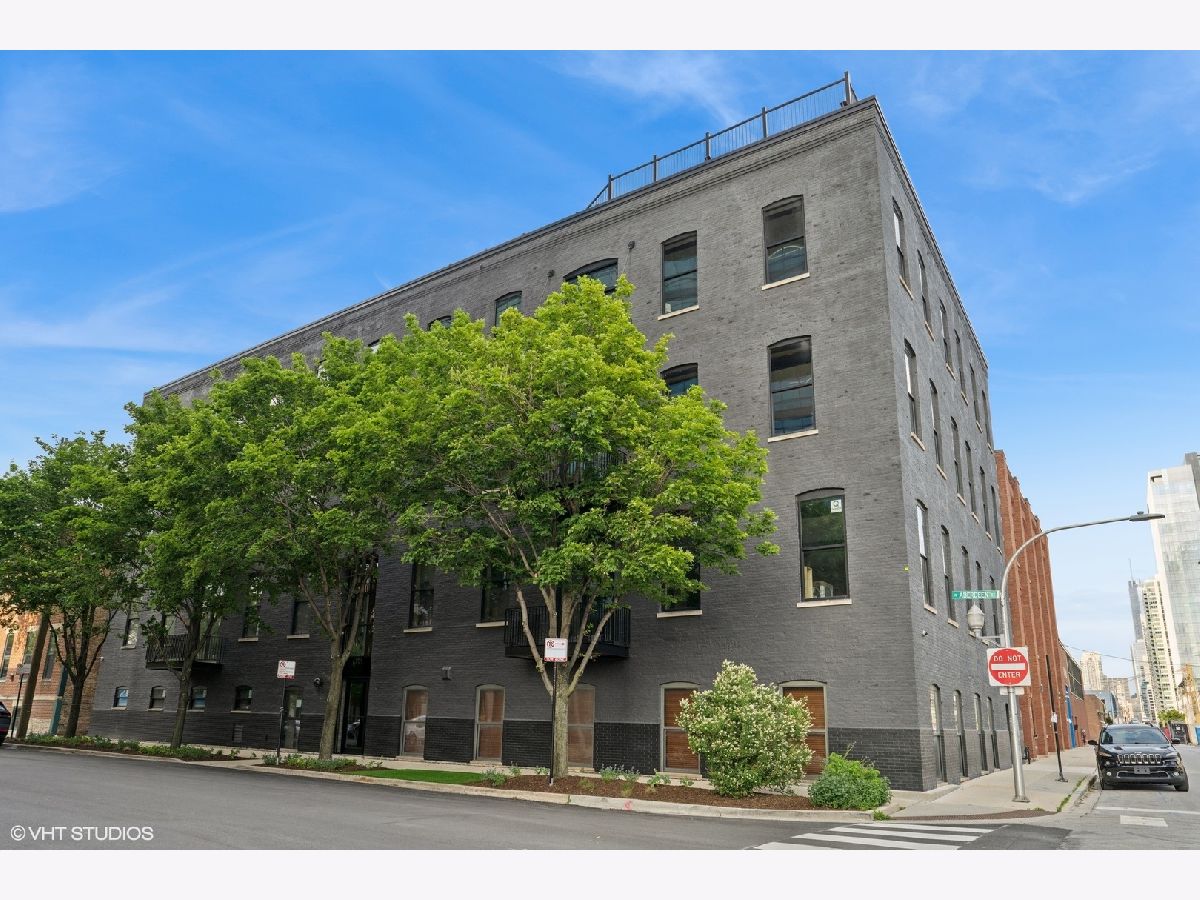  For Sale Chicago Illinois, 401 Aberdeen Street