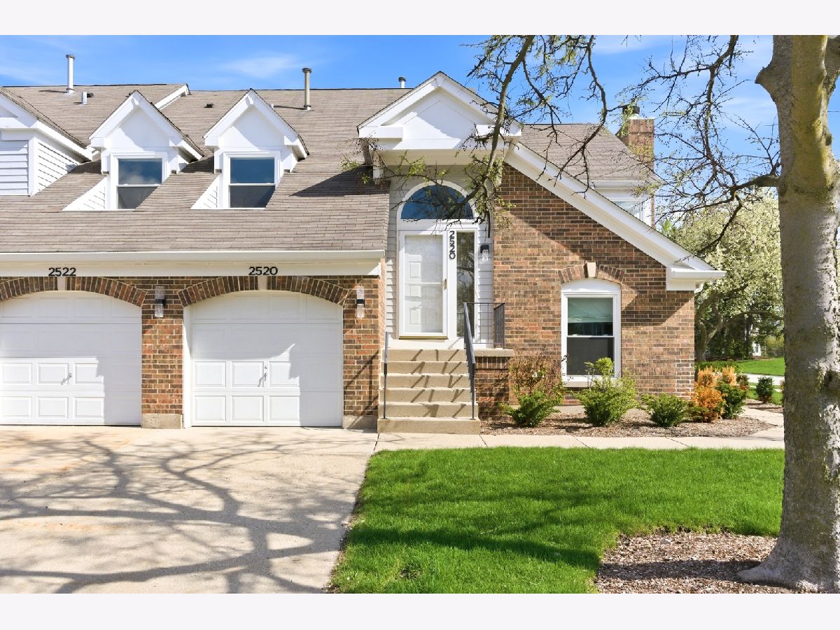  For Sale Buffalo Grove Illinois, 2520 Live Oak Lane