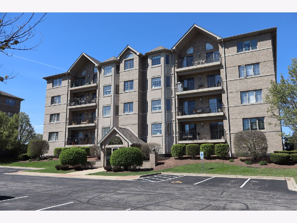 Condominiums & Homes For Sale Goodings Grove Unit 4 Homer Glen Illinois, 14160 Sheffield Drive