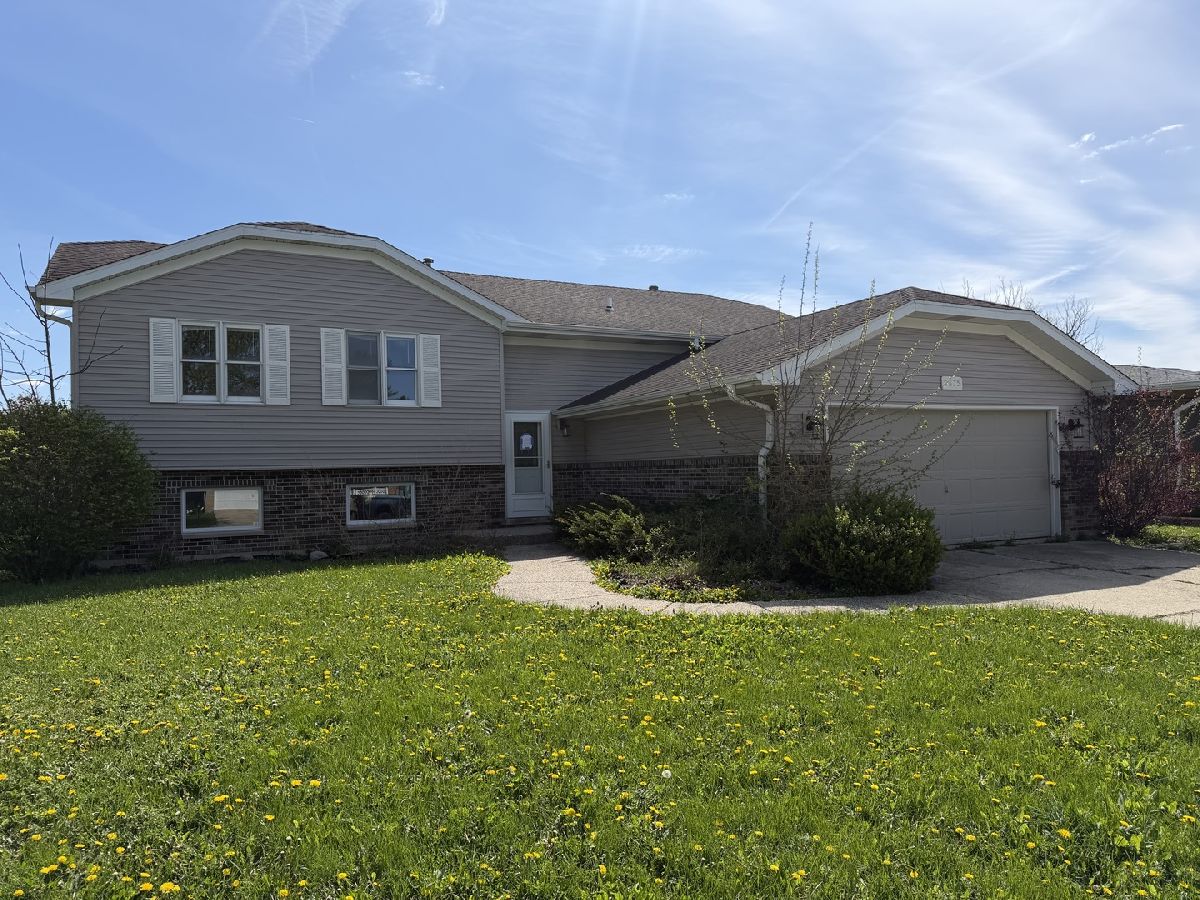  For Sale Morris Illinois, 2375 Chestnut Lane