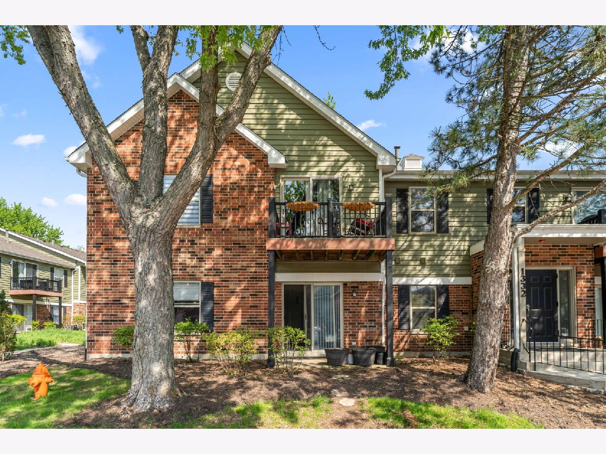 Condominiums For Sale Chantecleer Lakes Naperville Illinois, 1332 Mcdowell Road