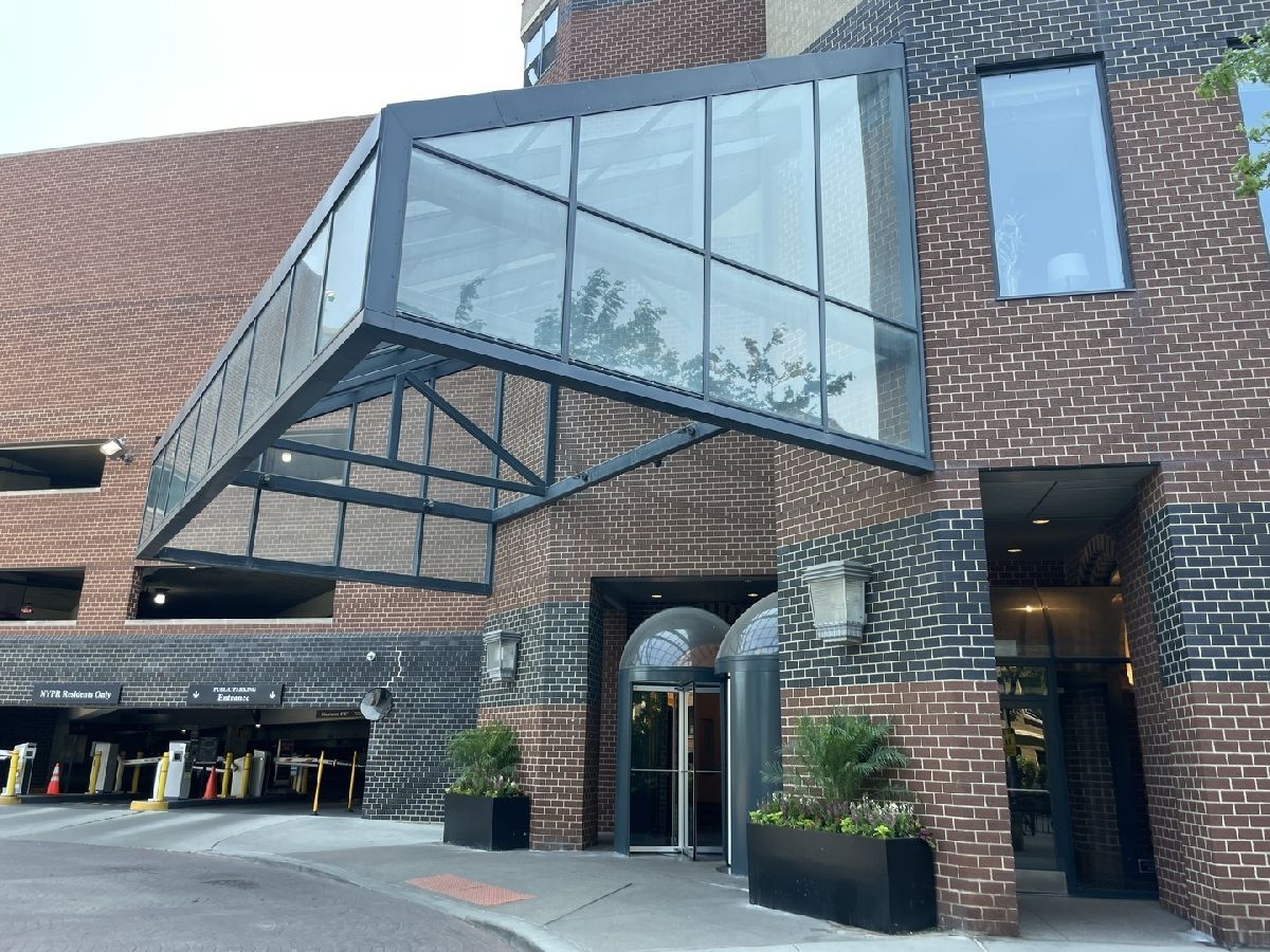  For Sale Chicago Illinois, 3660 Lake Shore Drive