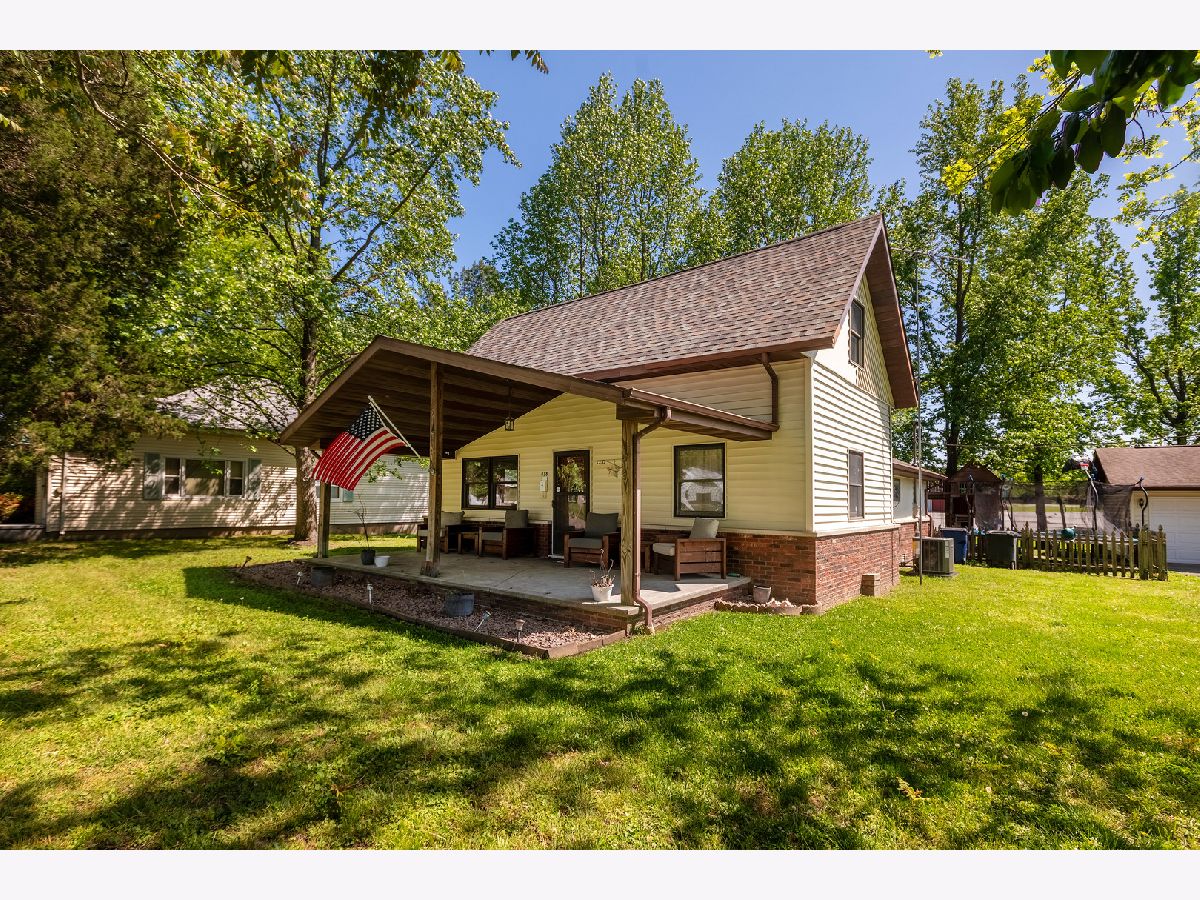  Sold West Frankfort Illinois, 818 Saint Louis