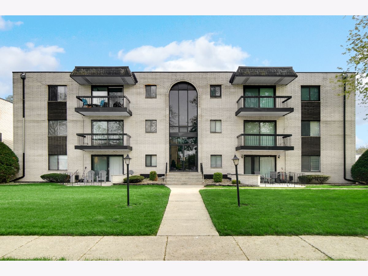  For Sale Crestwood Illinois, 5715 129th Street