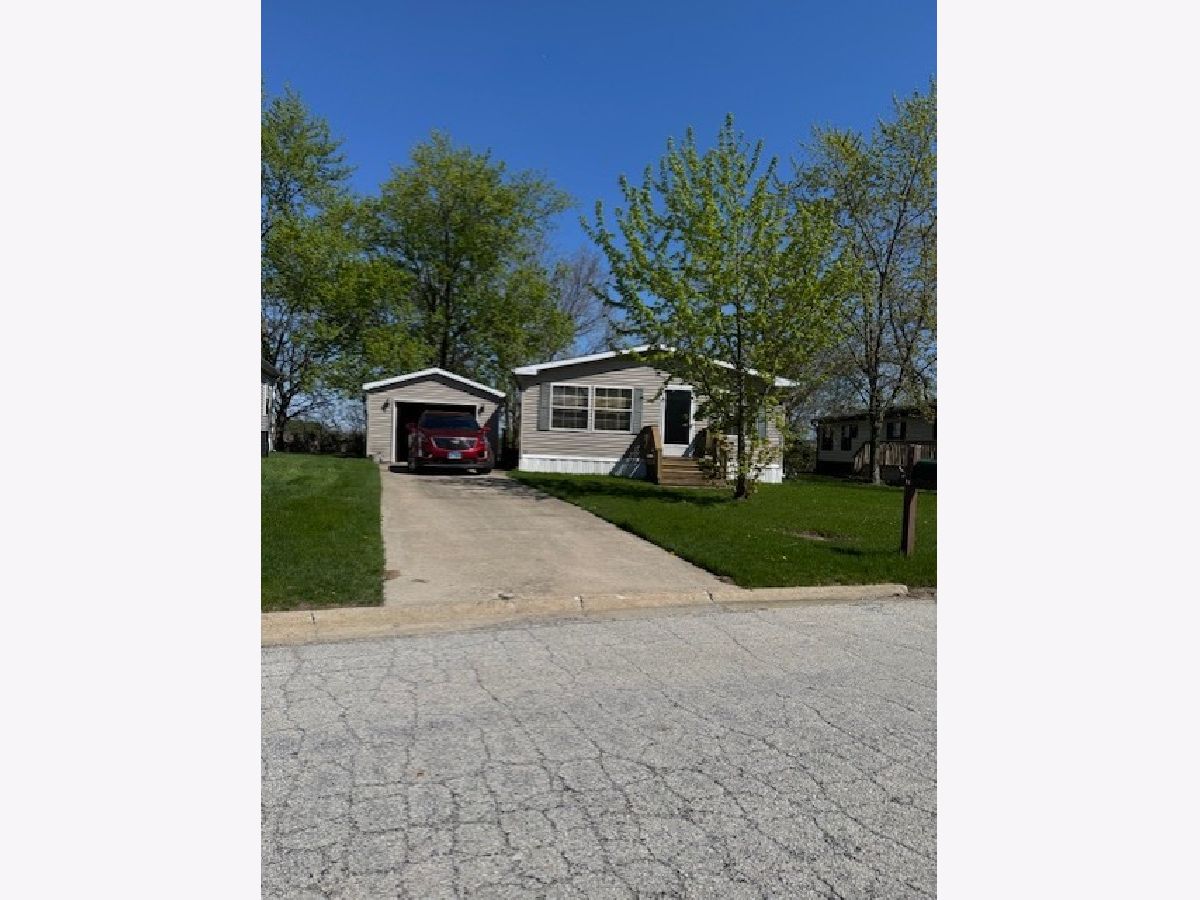  For Sale Beecher Illinois, 30 Meadowlark Lane