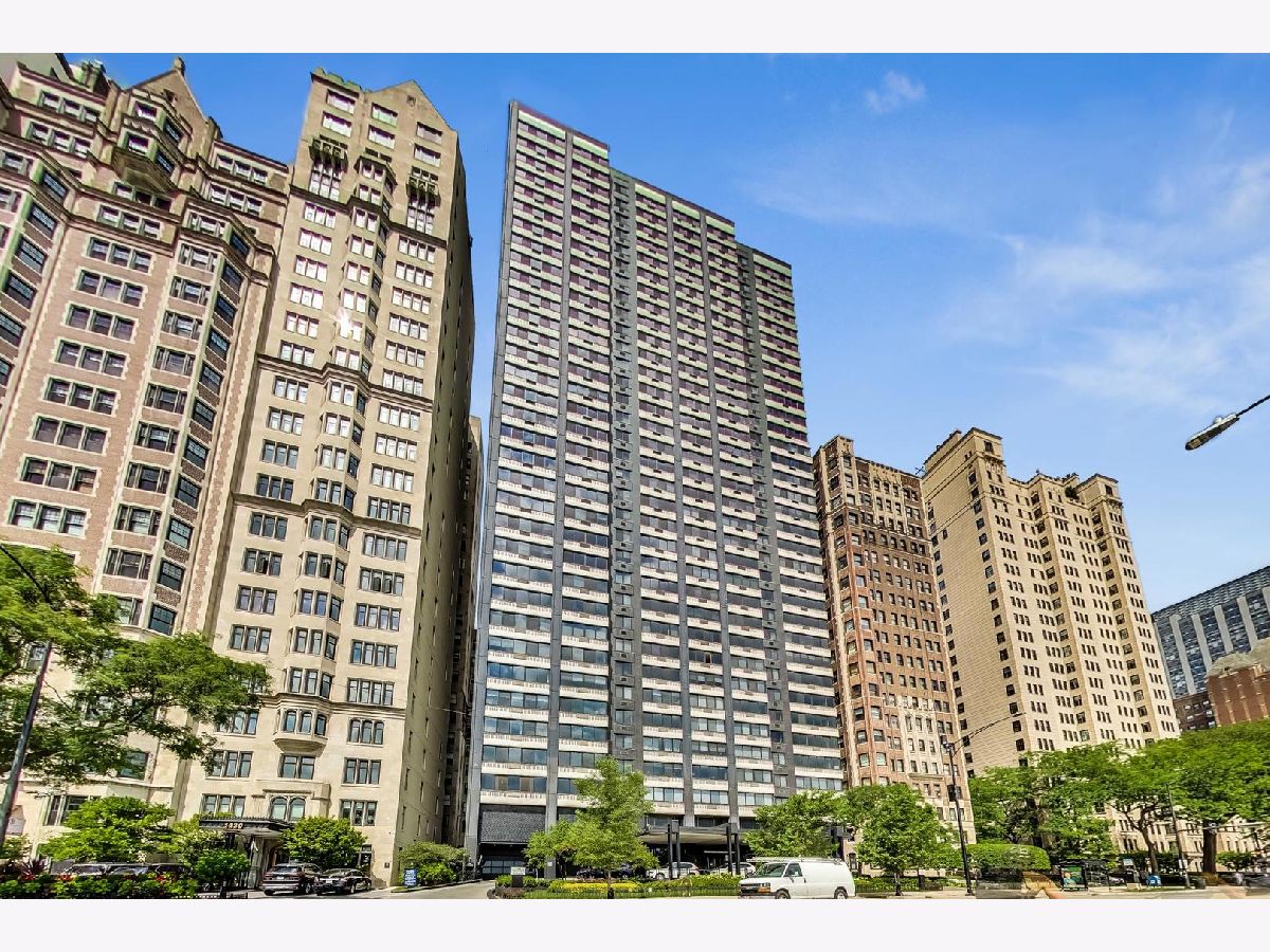  For Sale Chicago Illinois, 1440 Lake Shore Drive