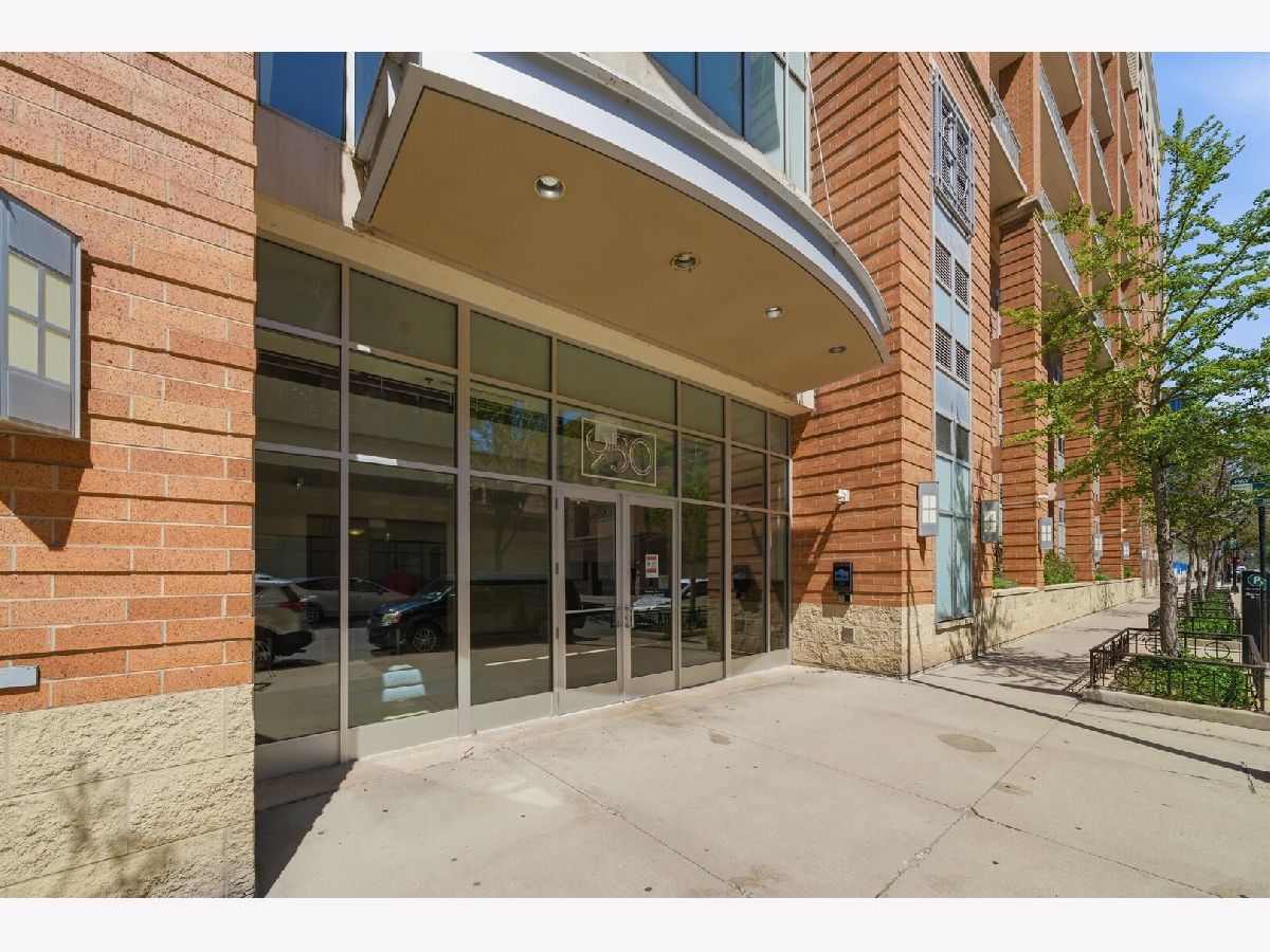  For Sale Chicago Illinois, 950 Monroe Street