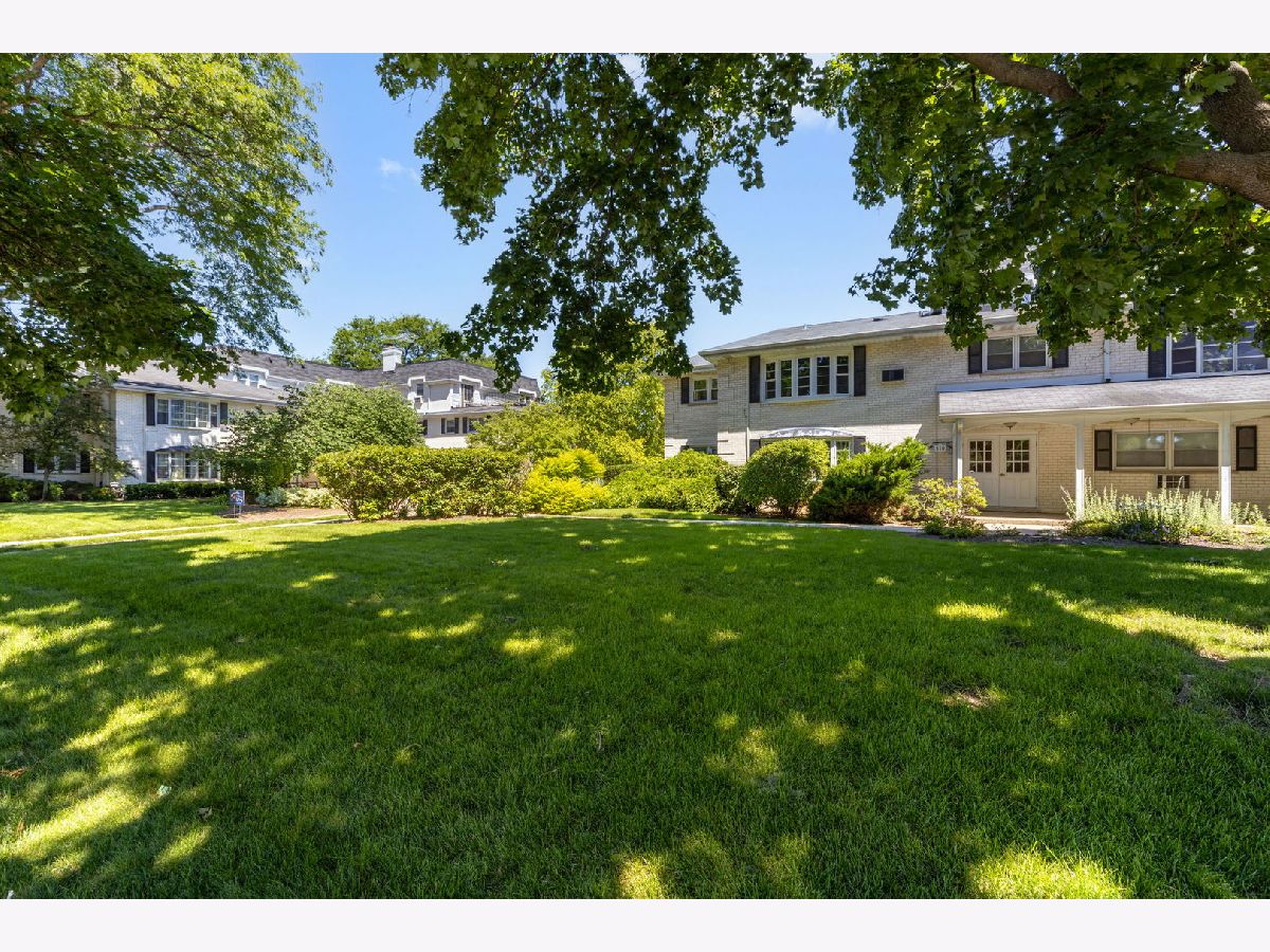 Condominiums Rented Hampton Courts Arlington Heights Illinois, 510 Eastman