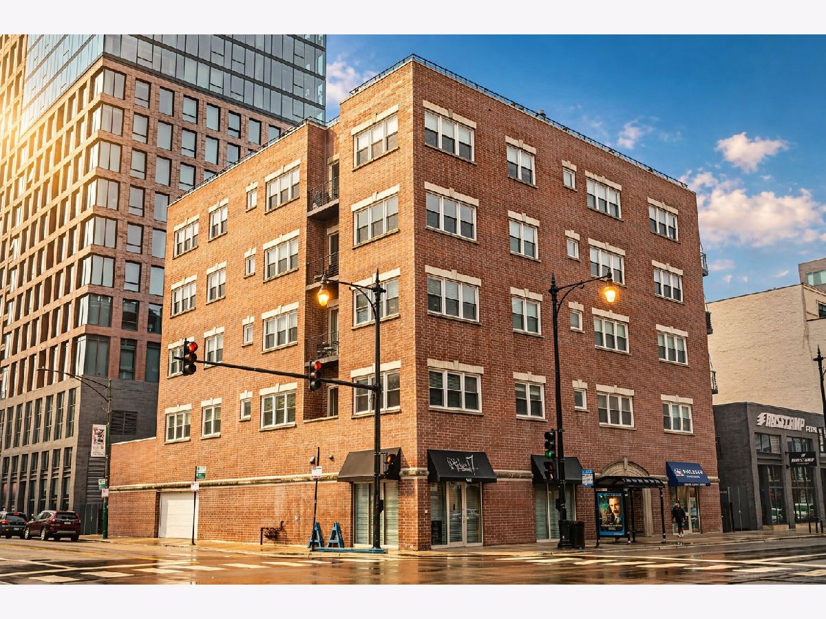  For Sale Chicago Illinois, 948 Madison Street