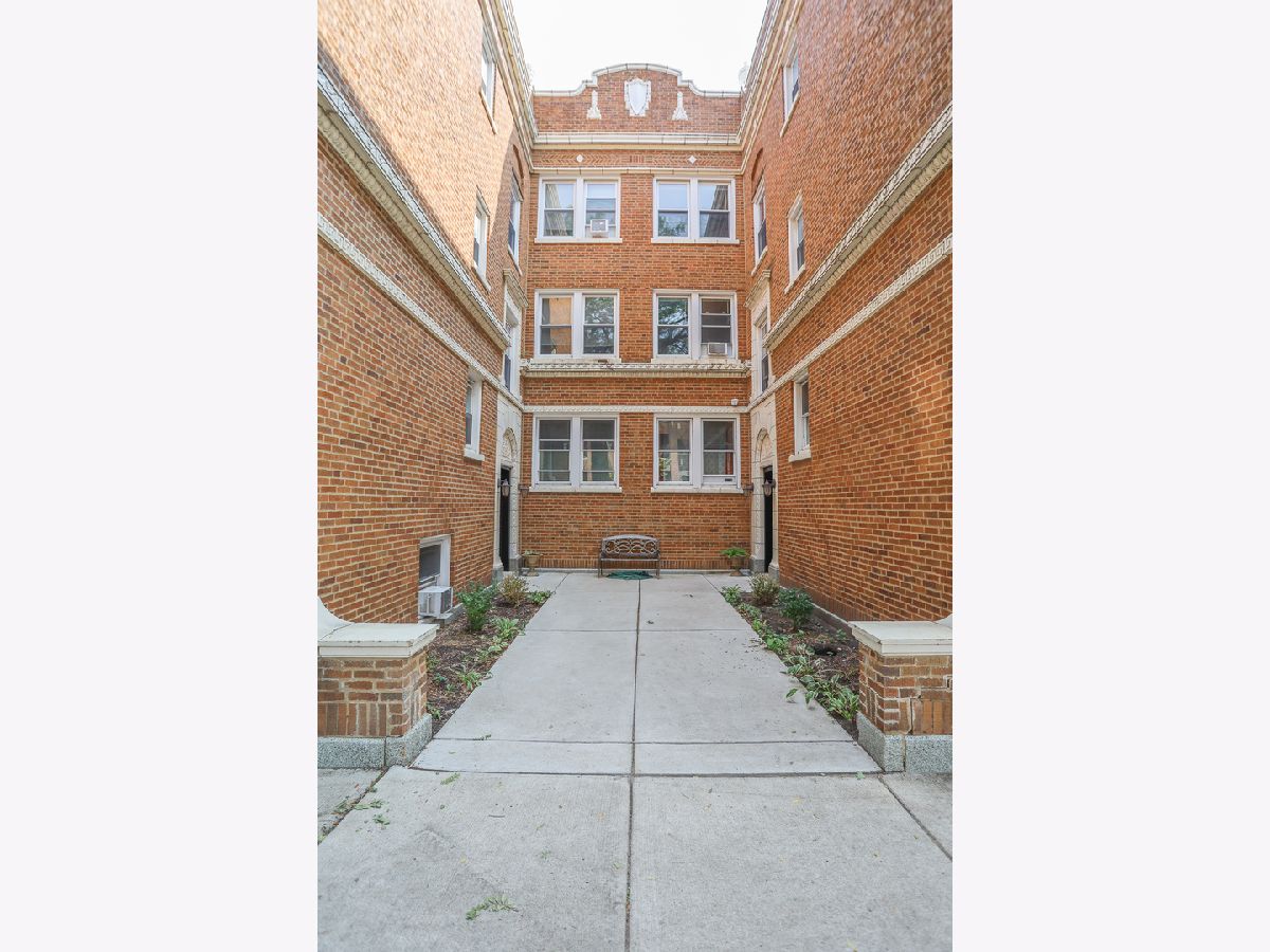  Rented Chicago Illinois, 3947 Hoyne