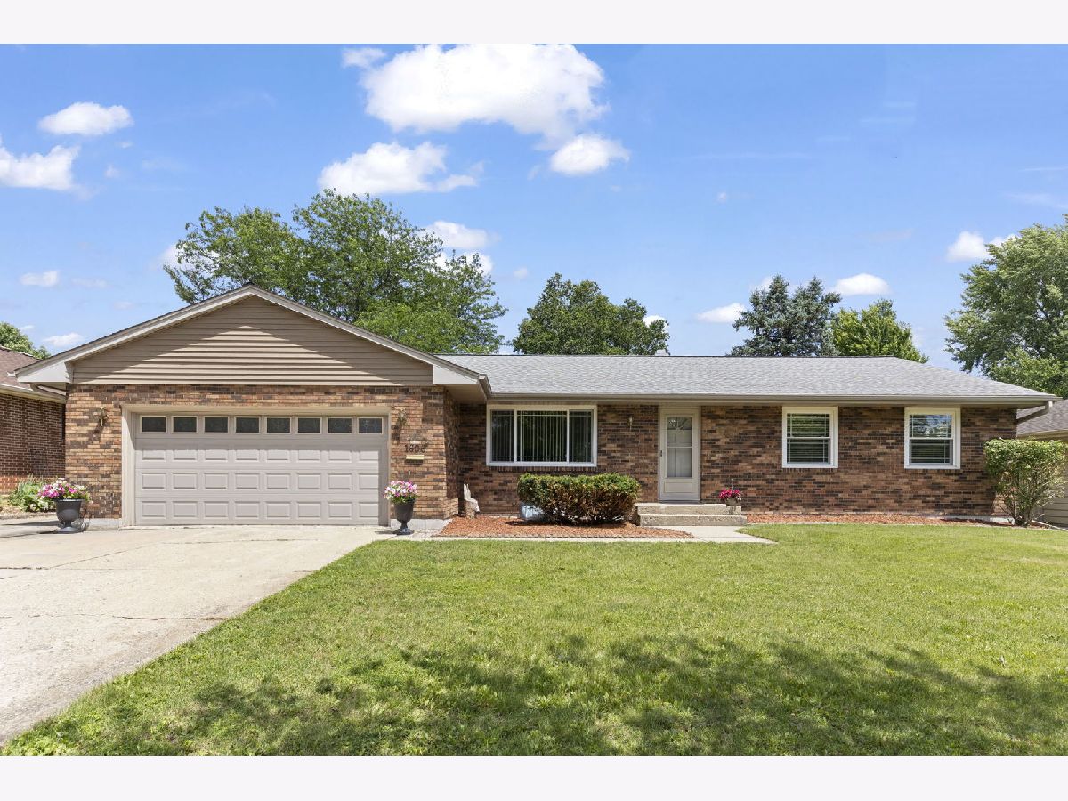  For Sale Dekalb Illinois, 1606 Carlisle Lane