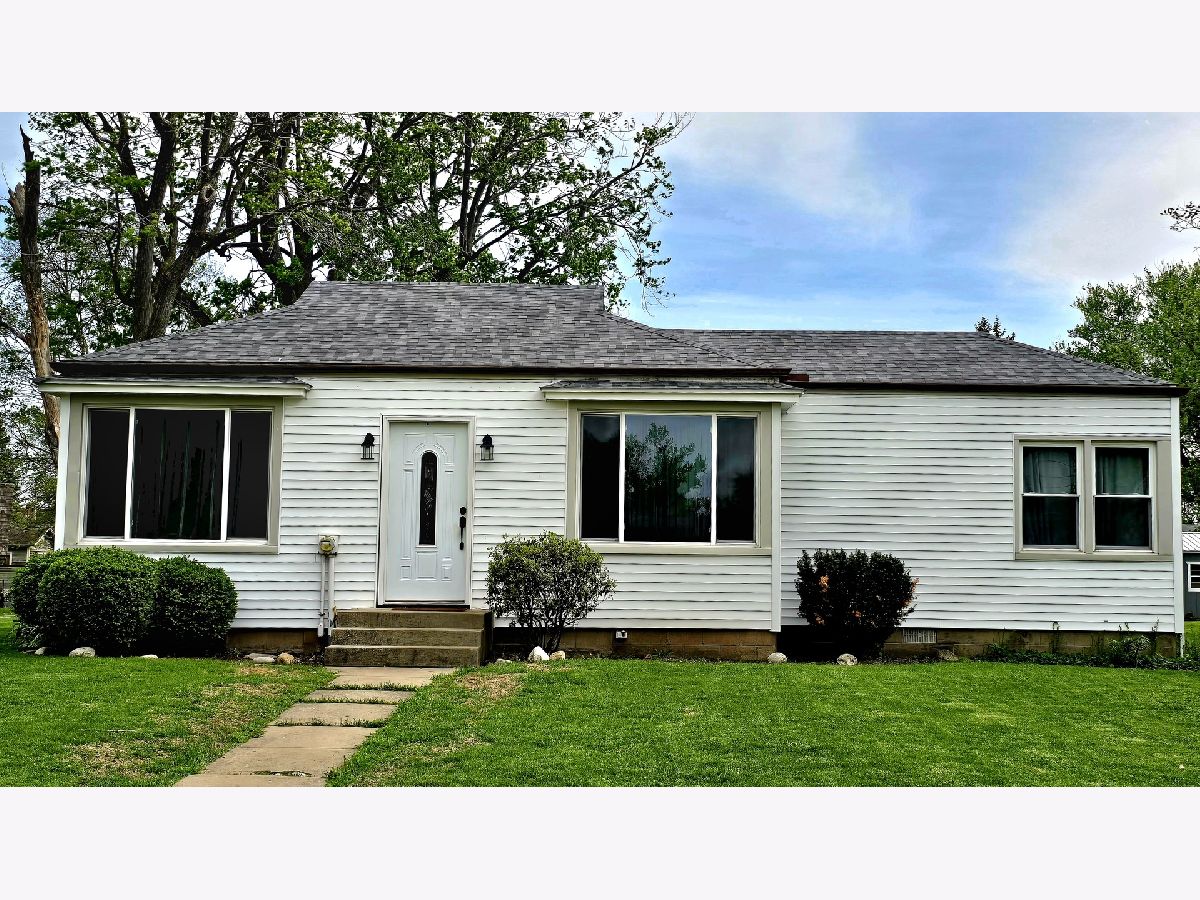  For Sale Deer Creek Illinois, 110 Park Avenue