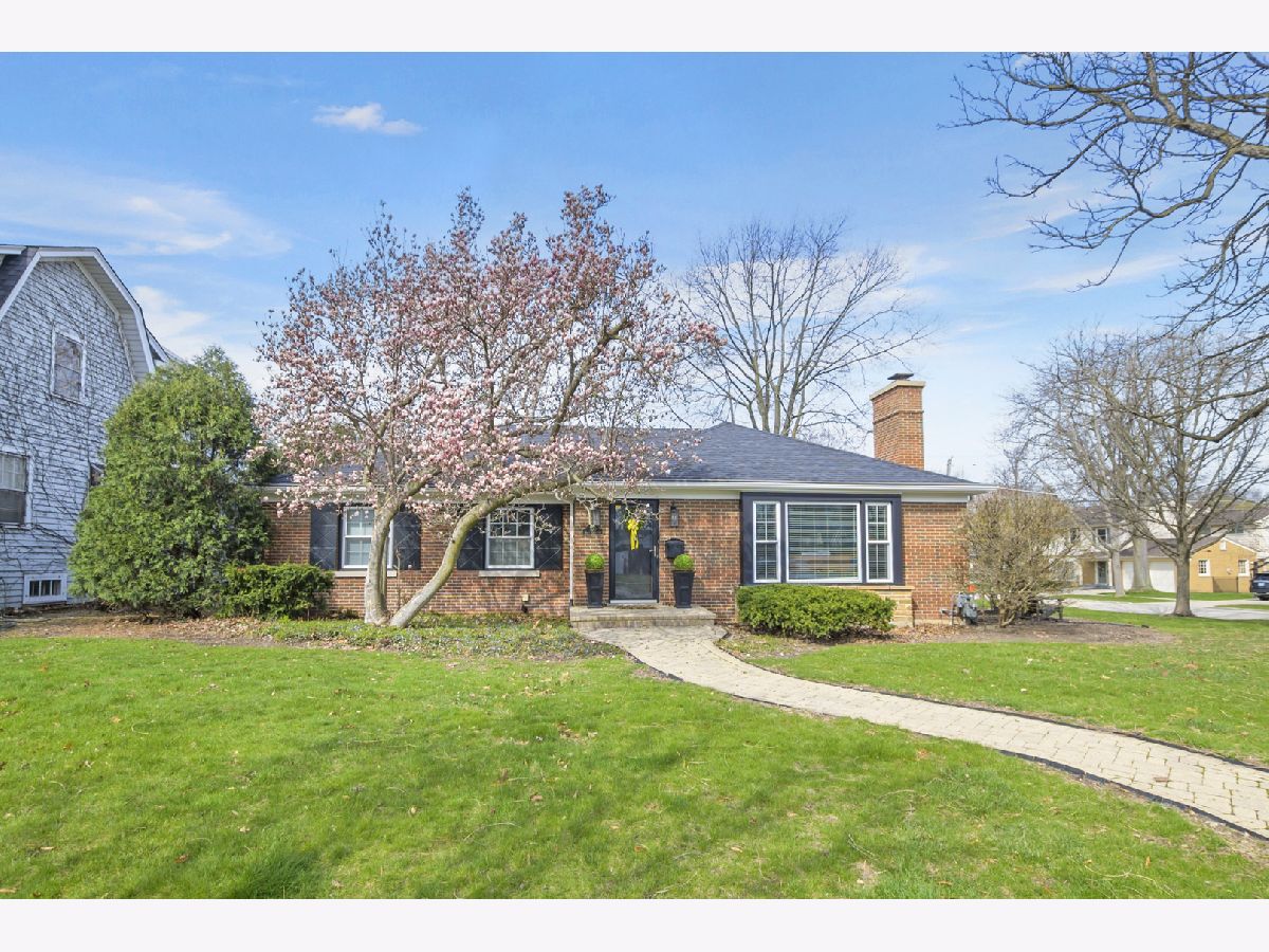 Homes For Sale Country Club La Grange Illinois, 700 Catherine Avenue