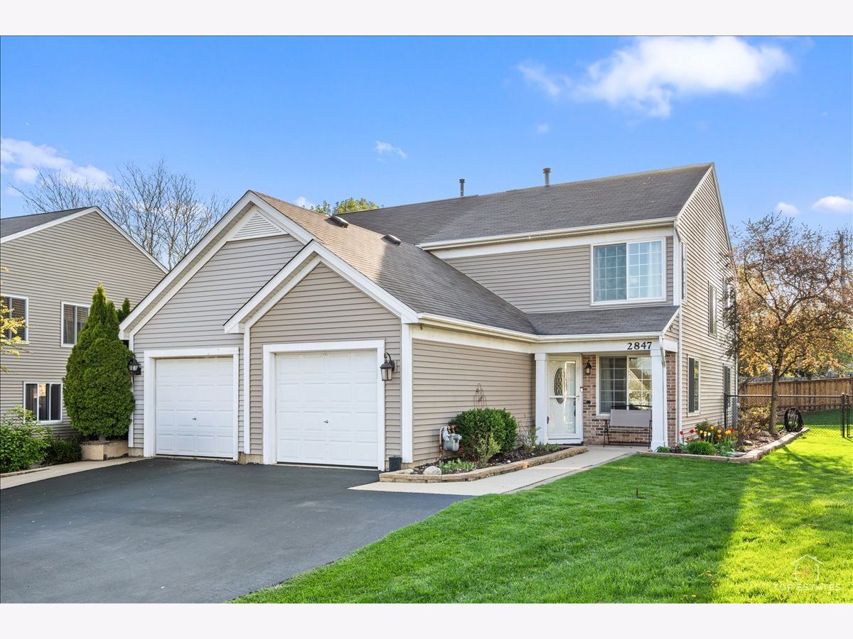  For Sale Lake In The Hills Illinois, 2847 Sorrel