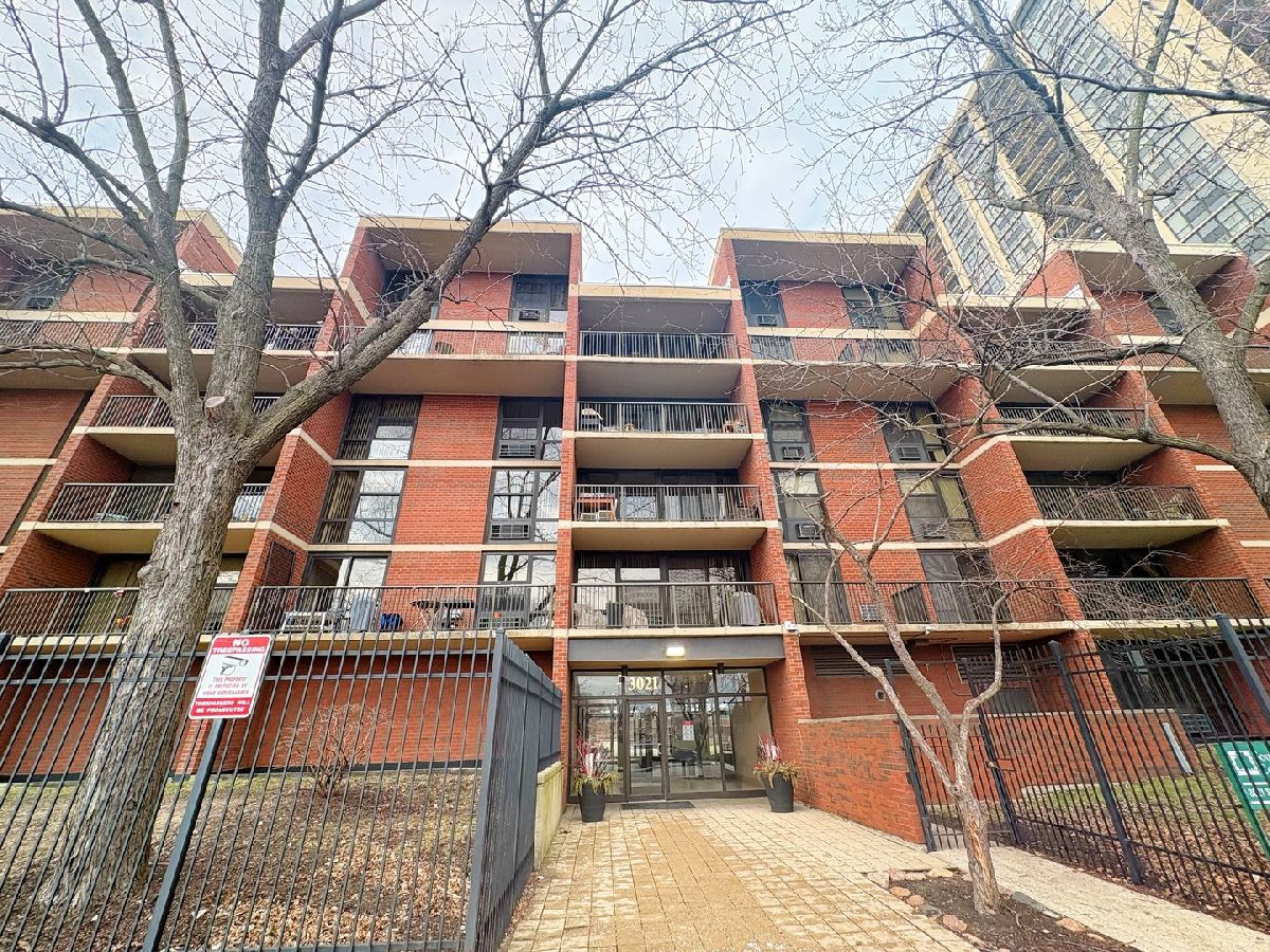 For Sale Chicago Illinois, 3021 Michigan Avenue