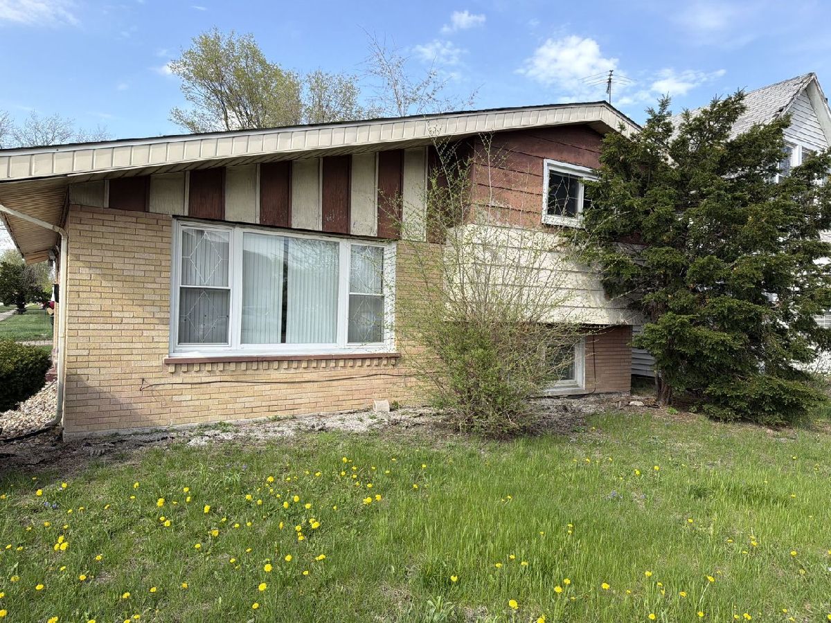  For Rent Country Club Hills Illinois, 18019 Ravisloe