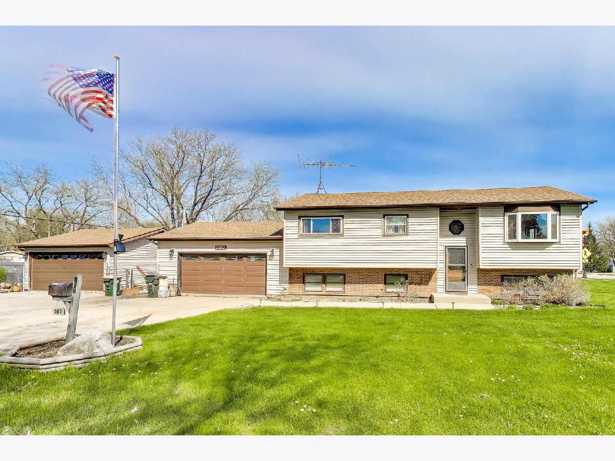  For Sale Antioch Illinois, 387 Lakewood Drive