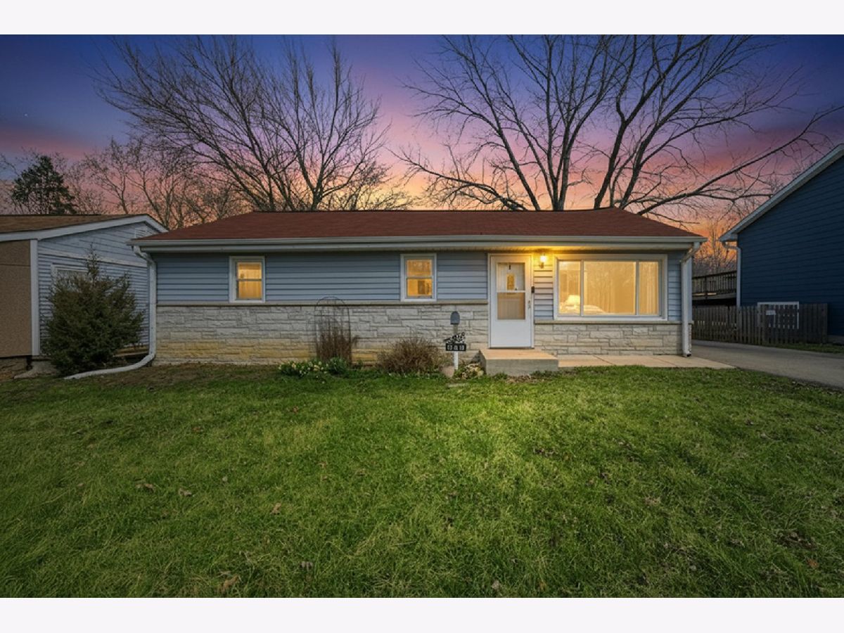  For Sale Grayslake Illinois, 349 Woodland Drive